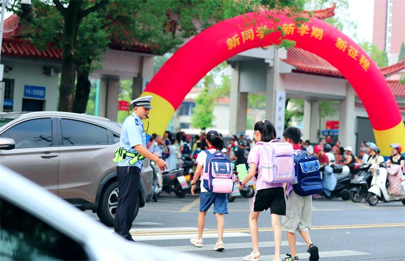 陪你成長(zhǎng) 護(hù)你平安